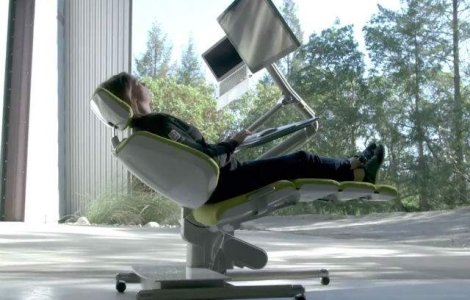 Ai prea mult de munca? Acest birou inedit iti va face viata mai usoara