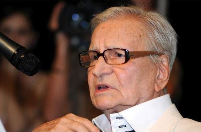 Radu Beligan sarbatoreste pe scena cea de-a 97-a aniversare, in a 300-a reprezentatie cu "Egoistul"