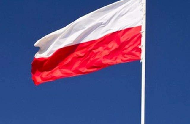 [Video] Varsovia: Violente intre politie si extremisti de dreapta la un mars antimigrare