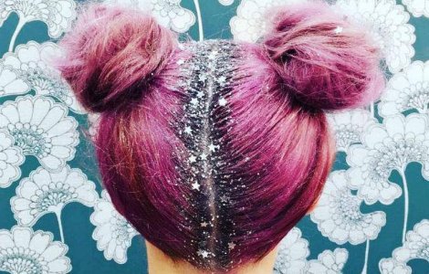 Cel mai nou trend in hairstyle: radacinile acoperite cu sclipici