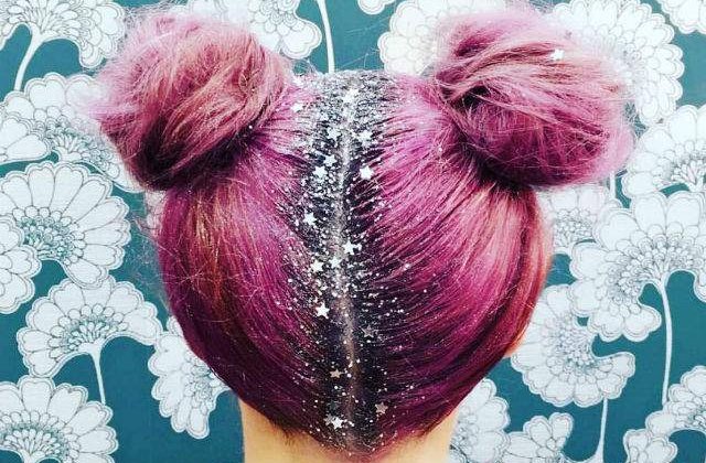 [FOTO] Cel mai nou trend in materie de hairstyle: radacinile acoperite cu sclipici