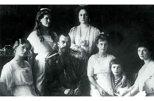 Ramasitele pamantesti ale tarului Nicolae al II-lea, autentificate cu ajutorul unui test ADN