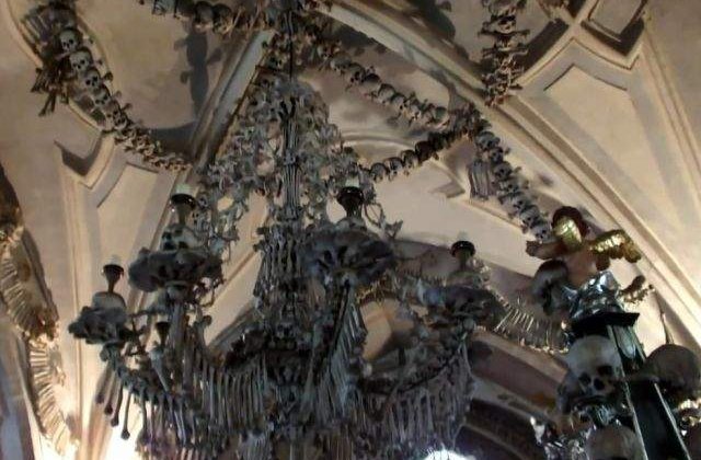 Latura sinistra a artei! Lucruri bizare realizate din CORPUL UMAN