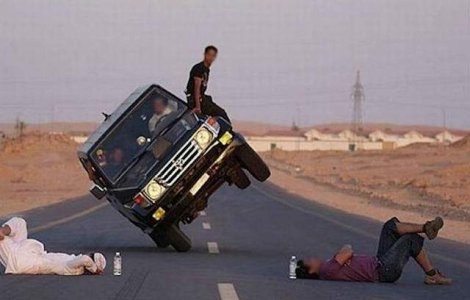  Top  Si-au fortat norocul! Cele mai periculoase experiente, in poze