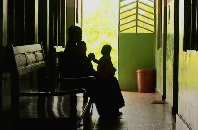 Emotionant! Din pantecul mamelor ajuta alti copii sa se nasca