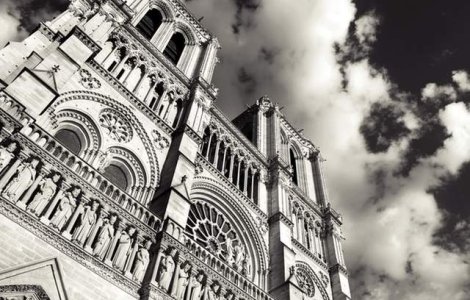 Slujba speciala pentru victimele atentatelor la Catedrala Notre-Dame