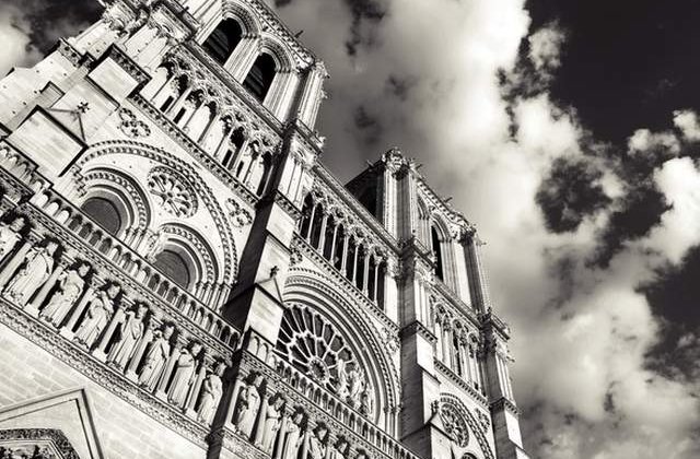 Paris: Slujba speciala pentru victimele atentatelor la Catedrala Notre-Dame