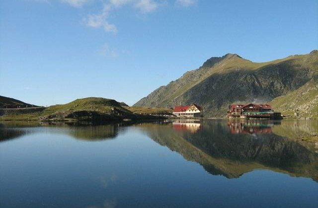 Descopera-ti tara! Peisaj impresionant in Muntii Fagaras: Balea Lac