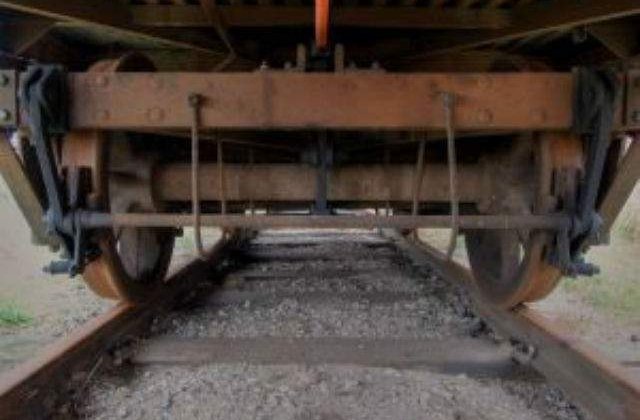 Brasov: Un tren de marfa incarcat cu motorina a deraiat