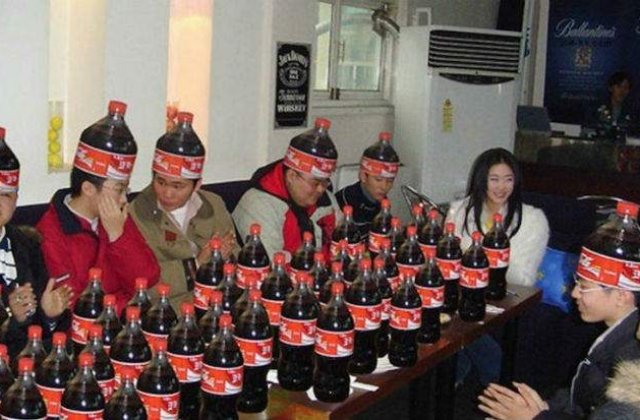 Oare de ce fac asta? 15 +1 Poze absurde ce nu pot fi explicate