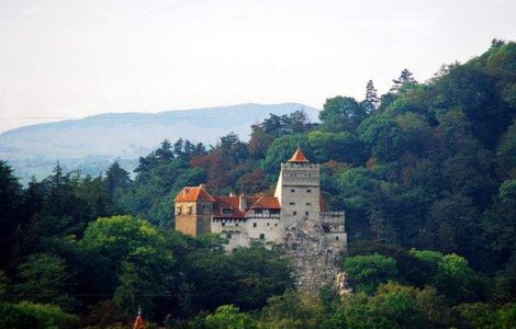  Top  Descopera-ti tara! Lacasul lui Dracula, un monument istoric impunator: Castelul Bran