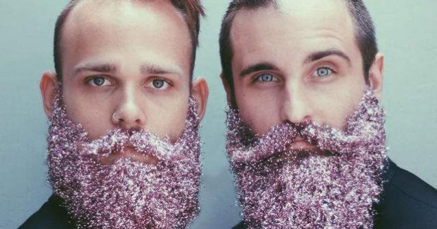 Trend bizar pe Instagram: barbatii isi impodobesc barbile cu sclipici