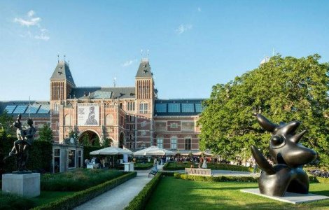 Muzeul care a inlocuit aparatele foto cu o foaie si un creion