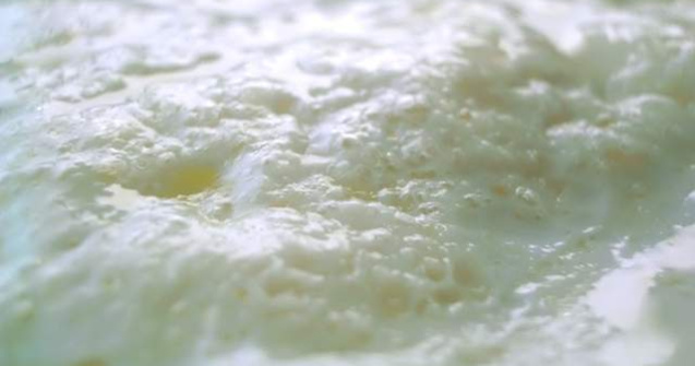 Studiu: Persoanele care mananca mai mult iaurt au circumferinte ale taliei mai mici