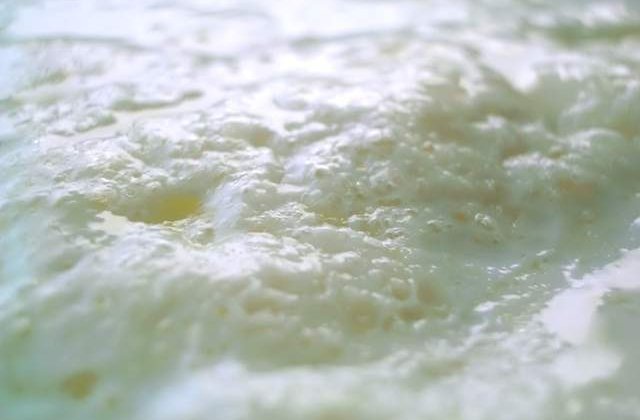 Studiu: Persoanele care mananca mai mult iaurt au circumferinte ale taliei mai mici