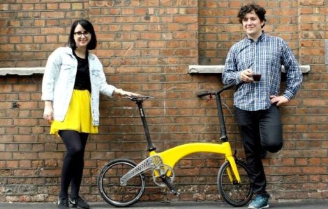 Doi tineri au creat cea mai usoara bicicleta pliabila din lume