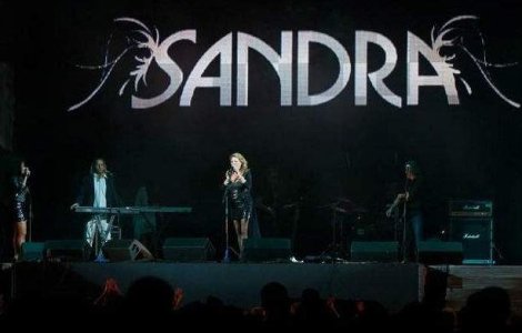 Sandra a cazut in timpul unui concert la Suceava