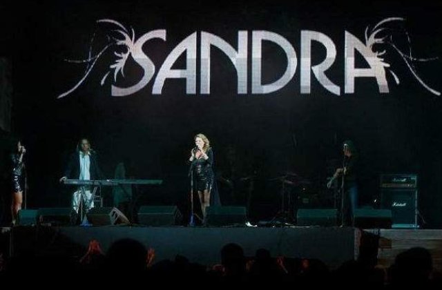 Sandra a cazut in timpul unui concert la Suceava