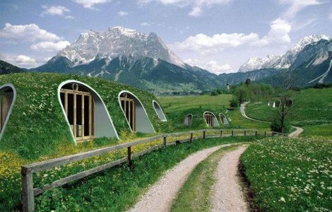  Video  Casa Hobbit: este gata in trei zile si arata ca in povesti