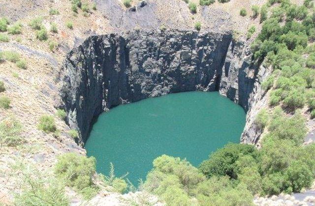 Gropile impresionante de pe Terra, in imagini INCREDIBILE