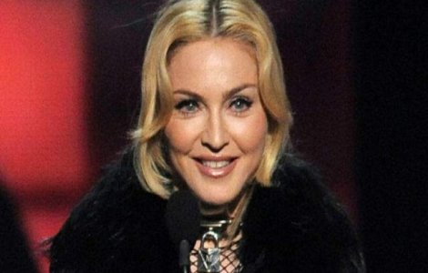 Madonna, acuzata ca a folosit o falsa masina de politie