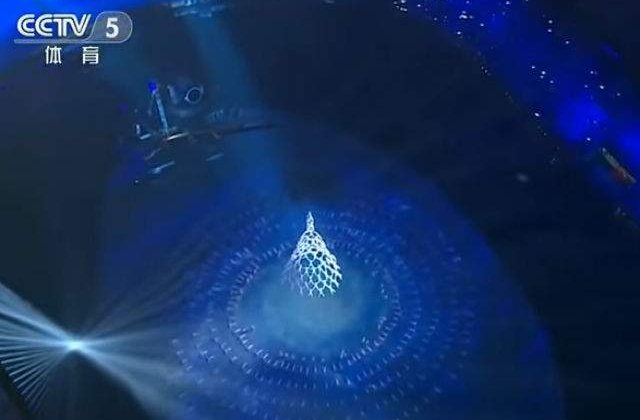 [VIDEO] Ai mai vazut asa ceva? Cel mai inedit brad de Craciun