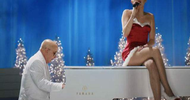 Cat de frumos interpreteaza Miley Cyrus acest colind