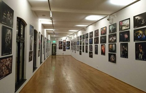 Colectiv - Expozitia "#FIND_US": 200 de fotografii din concerte din tara si strainatate