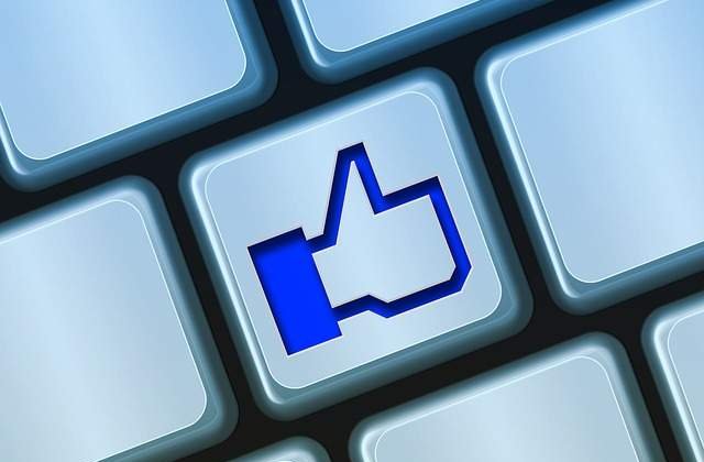 Facebook va lansa o versiune a retelei sociale pentru angajati