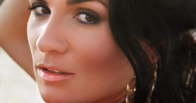 Cantareata Ellie White debuteaza in actorie