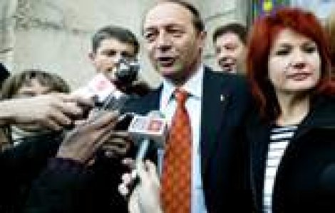 Basescu si-a sters datoriile la banci