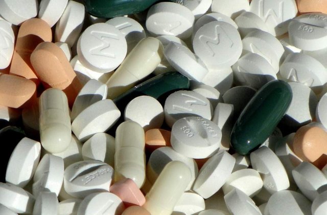 Senat: Publicitatea pentru medicamente, INTERZISA la televizor si radio