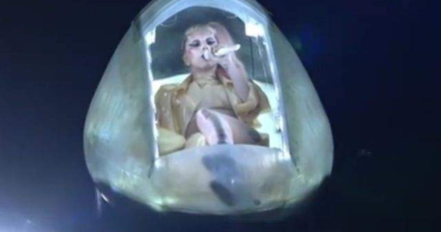  Top  Ritualuri zilnice! Cele mai SOCANTE obiceiuri de dormit ale celebritatilor