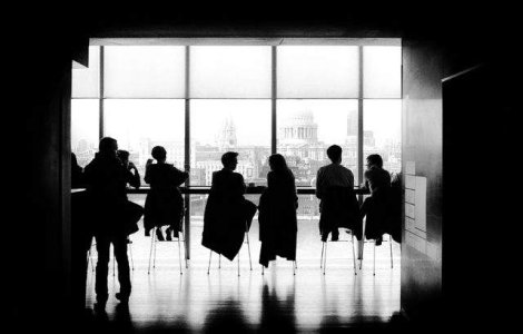 (P) Nu angaja noi oameni, vinde mai mult cu aceeasi echipa!