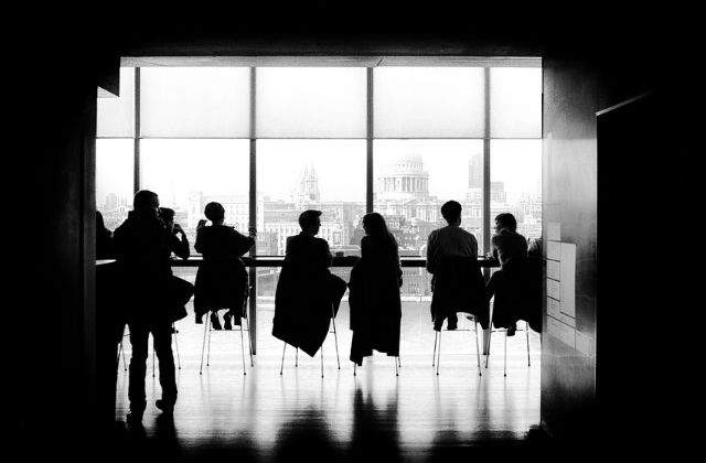 (P) Nu angaja noi oameni, vinde mai mult cu aceeasi echipa!