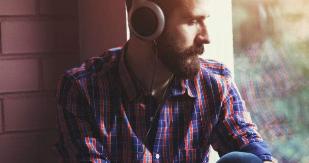  Top  Te vei simti batran! TOP 10 cantece care implinesc 10 ani in 2016