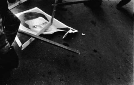  Top  Ura, sange, LIBERTATE! Revolutia din 1989, in imagini cutremuratoare