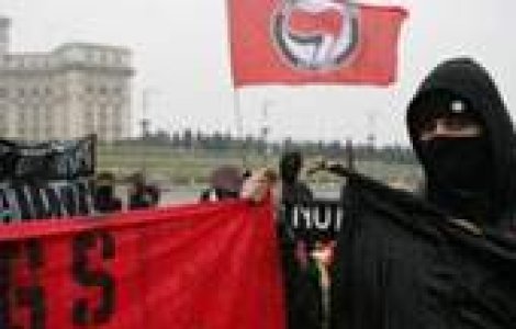 A inceput anarhismul anti-NATO