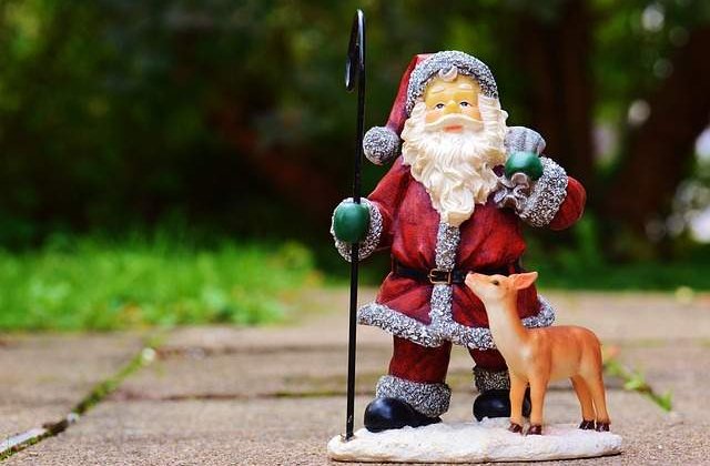 Cel mai mare Mos Craciun din nisip, construit in India