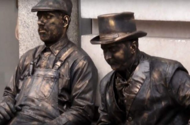 Oare cum reusesc? Cele mai convingatoare statui vii, in imagini captivante