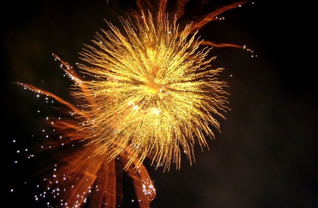 Trecerea dintre ani, exploziva! Revelionul, in imagini spectaculoase