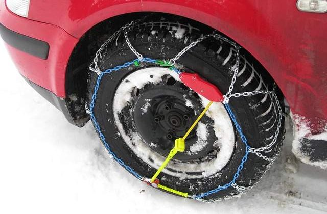 MAI: Sute de soferi, sanctionati pentru ca nu au avut anvelope de iarna