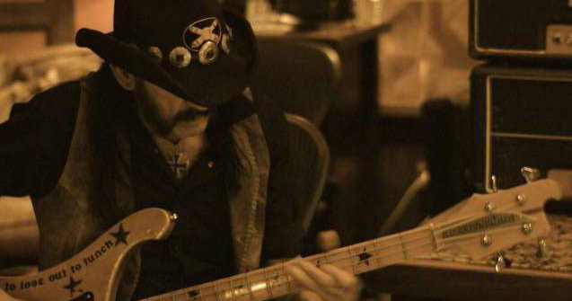 Slash si Lars Ulrich, printre vedetele care au participat la funeraliile rockerului Lemmy