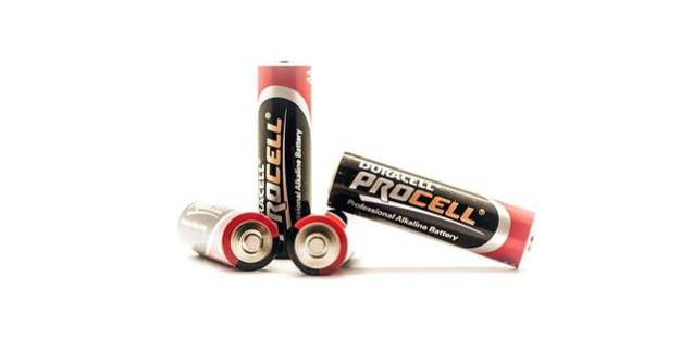 ONG: Romanii arunca anual 50 mil. baterii uzate