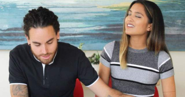 Doi tineri reusesc sa cante cele mai tari hituri din 2015 in 3 minute