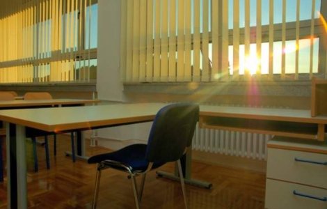 Ministerul Educatiei: Cursuri suspendate luni si in scolile din judetul Giurgiu
