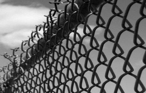 Ministrul ungar de Externe: Ungaria poate construi imediat gard la frontiera cu Romania