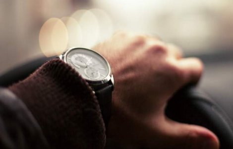 Cele 7 motive. De ce poarta barbatii ceasuri de mana si ce spune asta despre ei