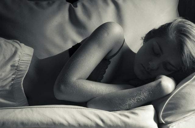 Cum accelerezi pierderea kilogramelor in plus in timp ce dormi