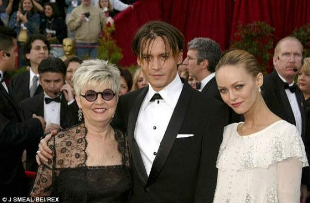 Modelul feminin din viata lor: 10 Barbati celebri, alaturi de mamele lor